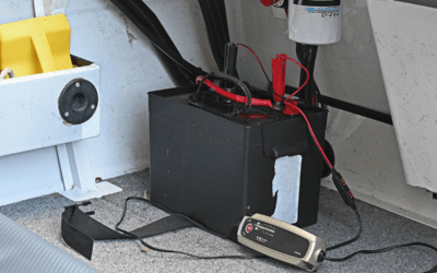 Så kontrollerar du skicket på båtens batterier