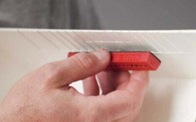 Automatisk brandsläckare liten nog att montera under motorkåpan